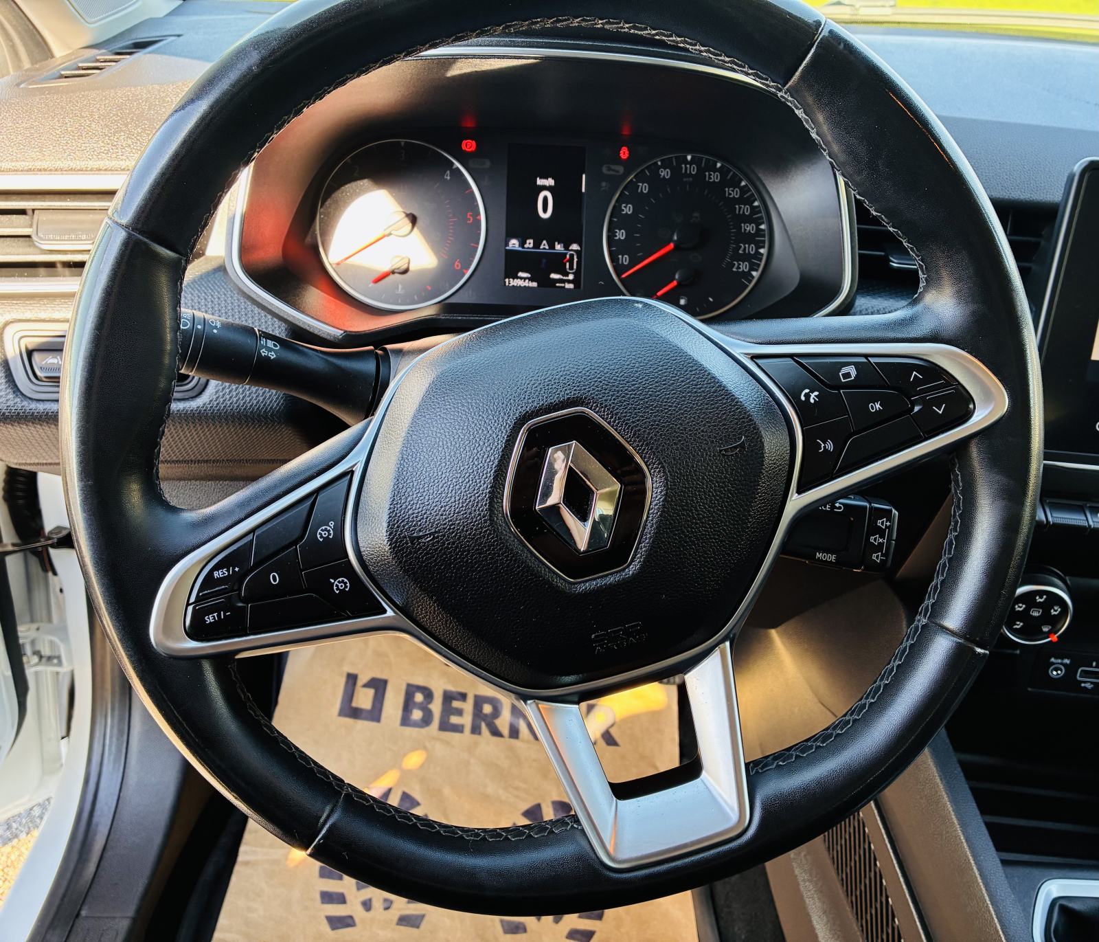 Renault Clio V - 2020 godina - Dizel - Novi model, fotografija 9