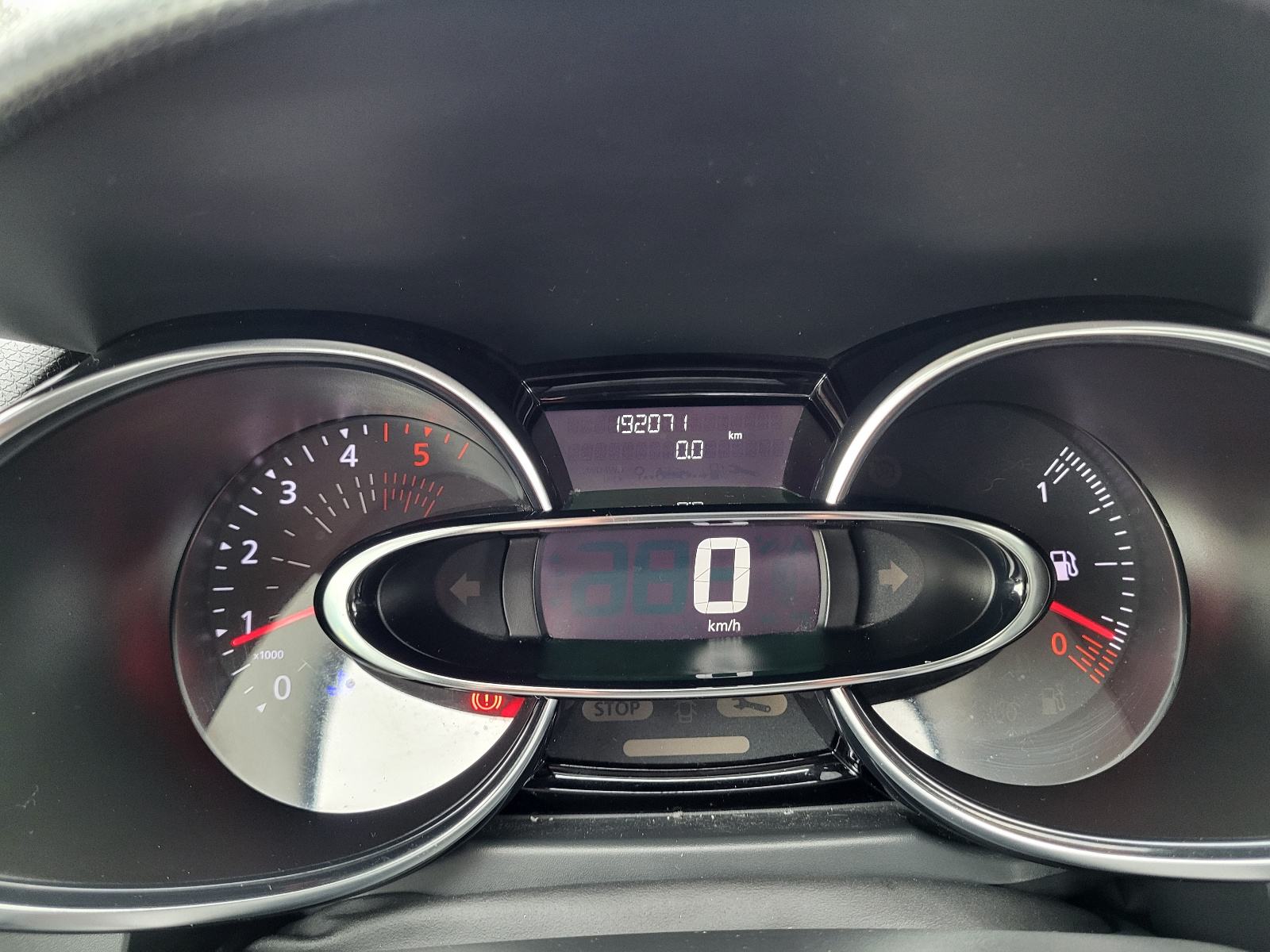 Renault Clio GRANDTOUR 1.5 dCi LIMITED,VELIKI SERVIS,MOG.BRZOG KREDITA, fotografija 17