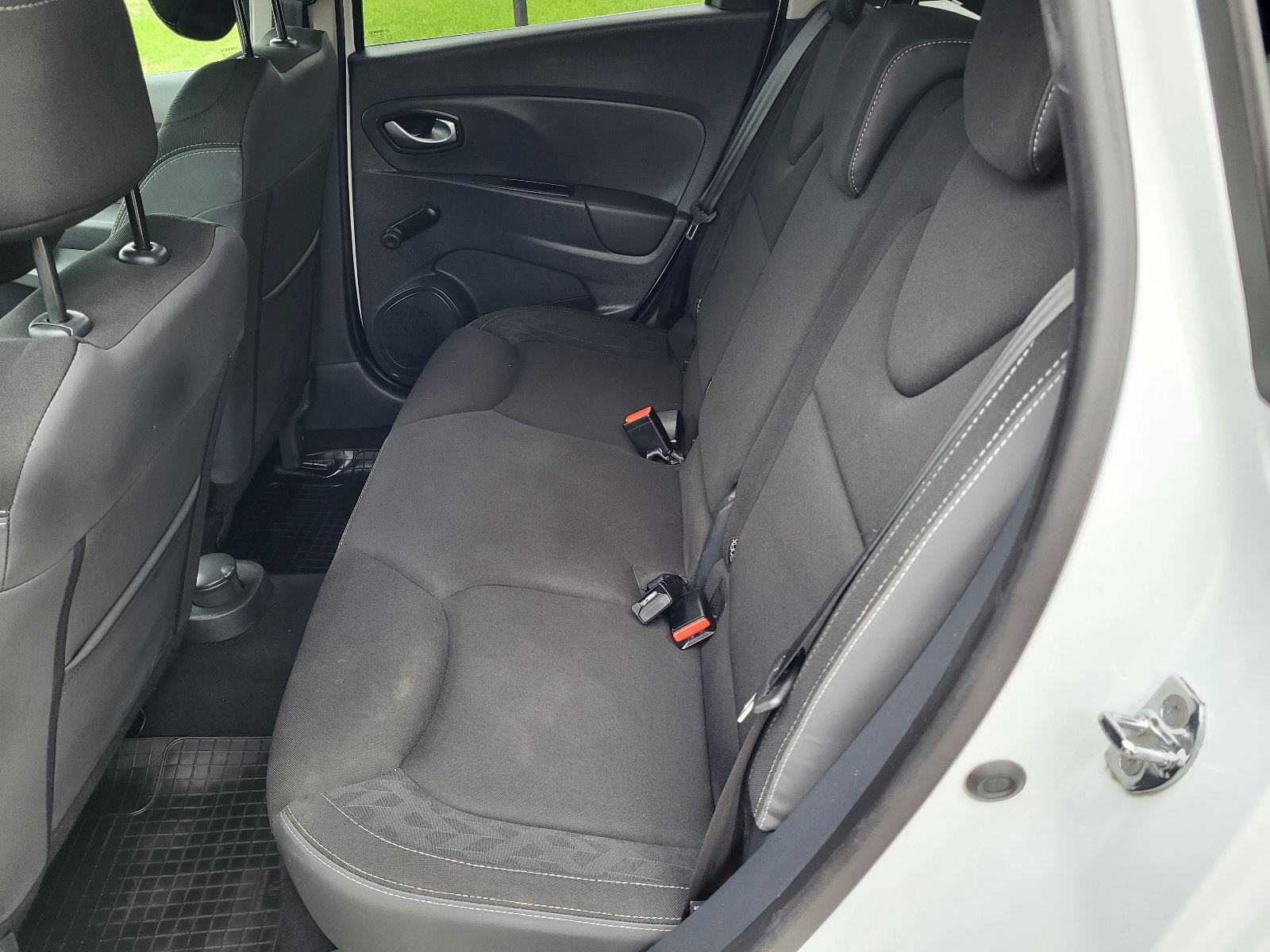 Renault Clio GRANDTOUR 1.5 dCi LIMITED,VELIKI SERVIS,MOG.BRZOG KREDITA, fotografija 16