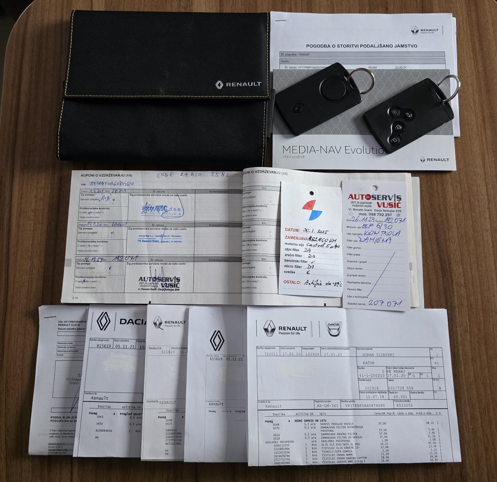Renault Clio GRANDTOUR 1.5 dCi LIMITED,VELIKI SERVIS,MOG.BRZOG KREDITA, fotografija 18