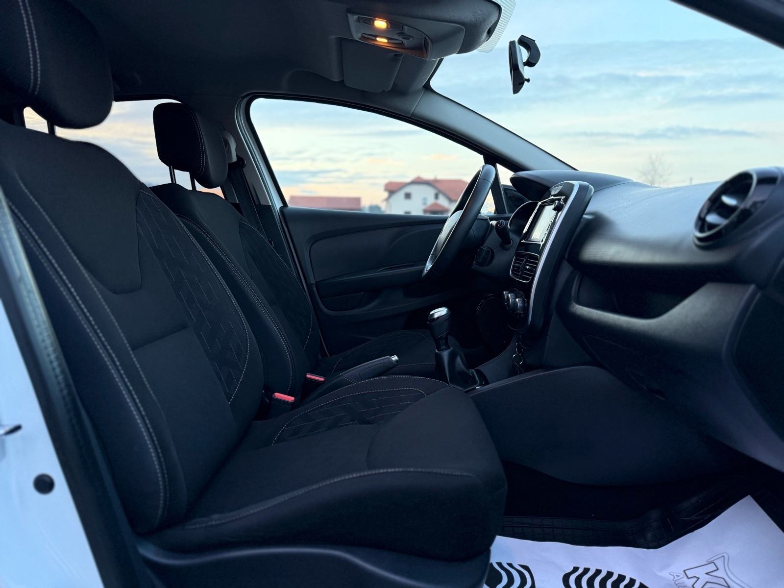 Renault Clio GRANDTOUR 1.5 dCi LIMITED,VELIKI SERVIS,MOG.BRZOG KREDITA, fotografija 14