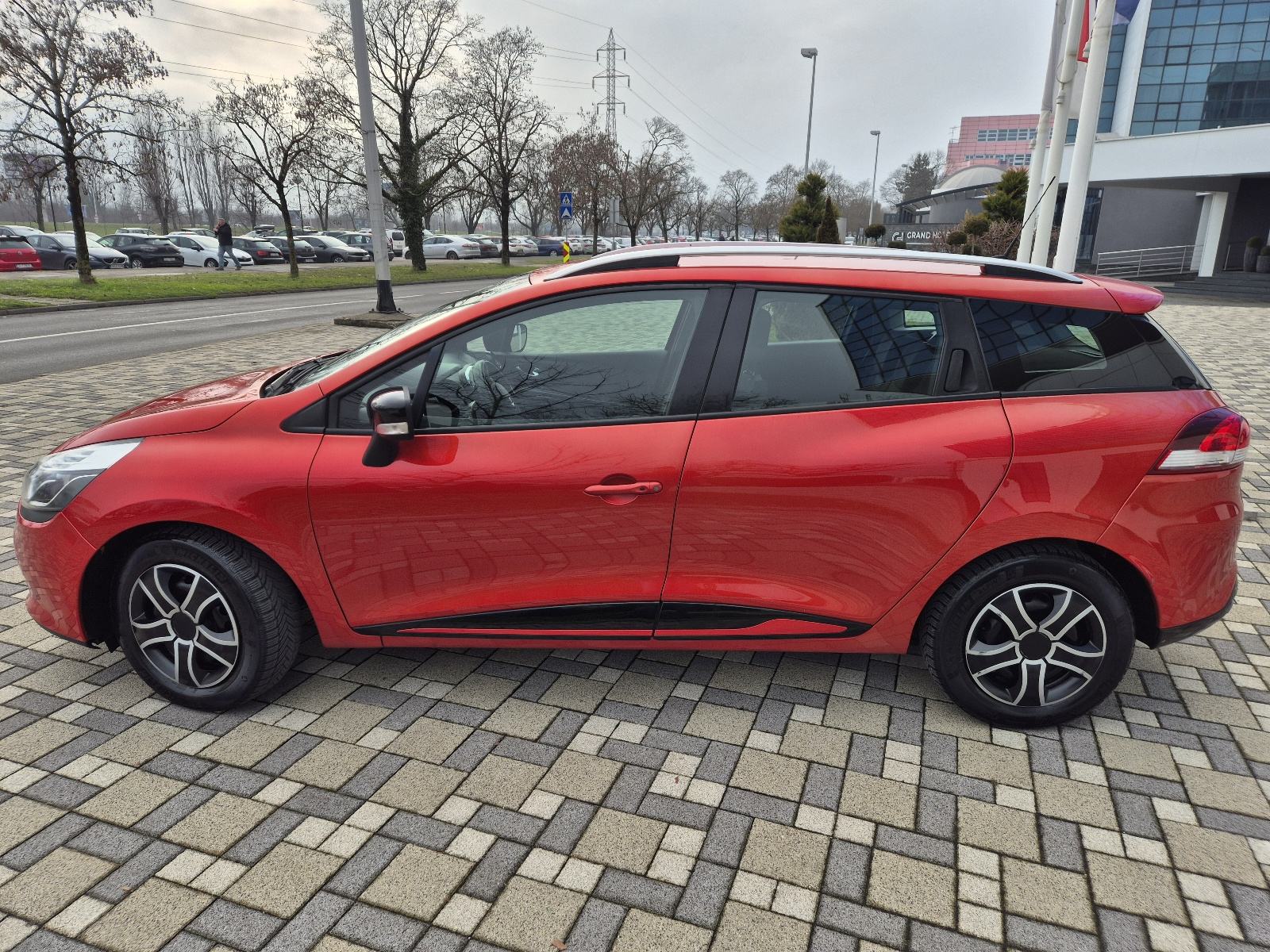 Renault Clio Grandtour TCE **LIMITED**DIG.KLIMA**NAVI**REG 1 GOD**, fotografija 4