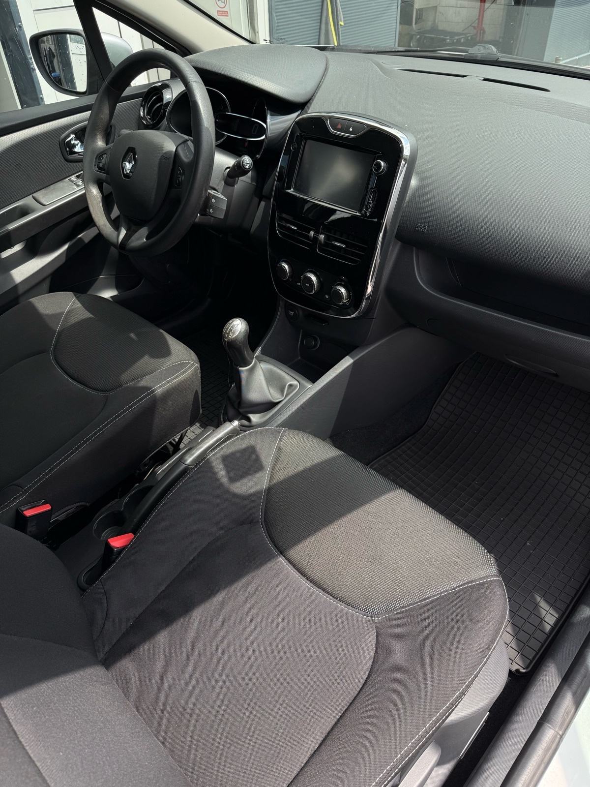 Renault Clio IV 1.5 dCi 90 *veliki servis*66kw*, fotografija 11