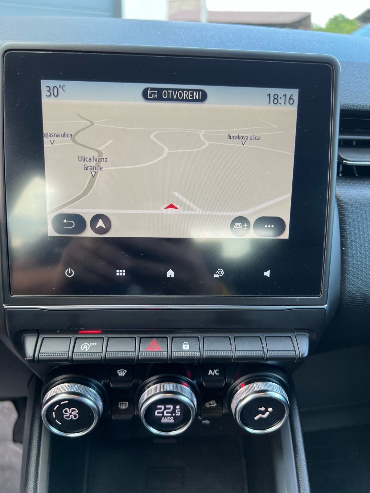 RENAULT CLIO SCe ***NAVI,LED,AUT KLIMA,TEMPOMAT,VIRTUAL***, fotografija 16