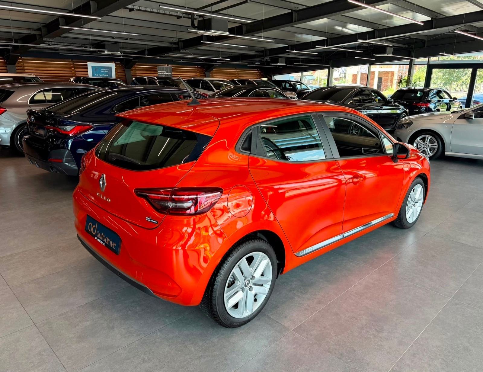 Renault Clio 1.0 SCe NAVI • KLIMA • REGISTRIRAN • TEMPOMAT • LEASING, fotografija 6