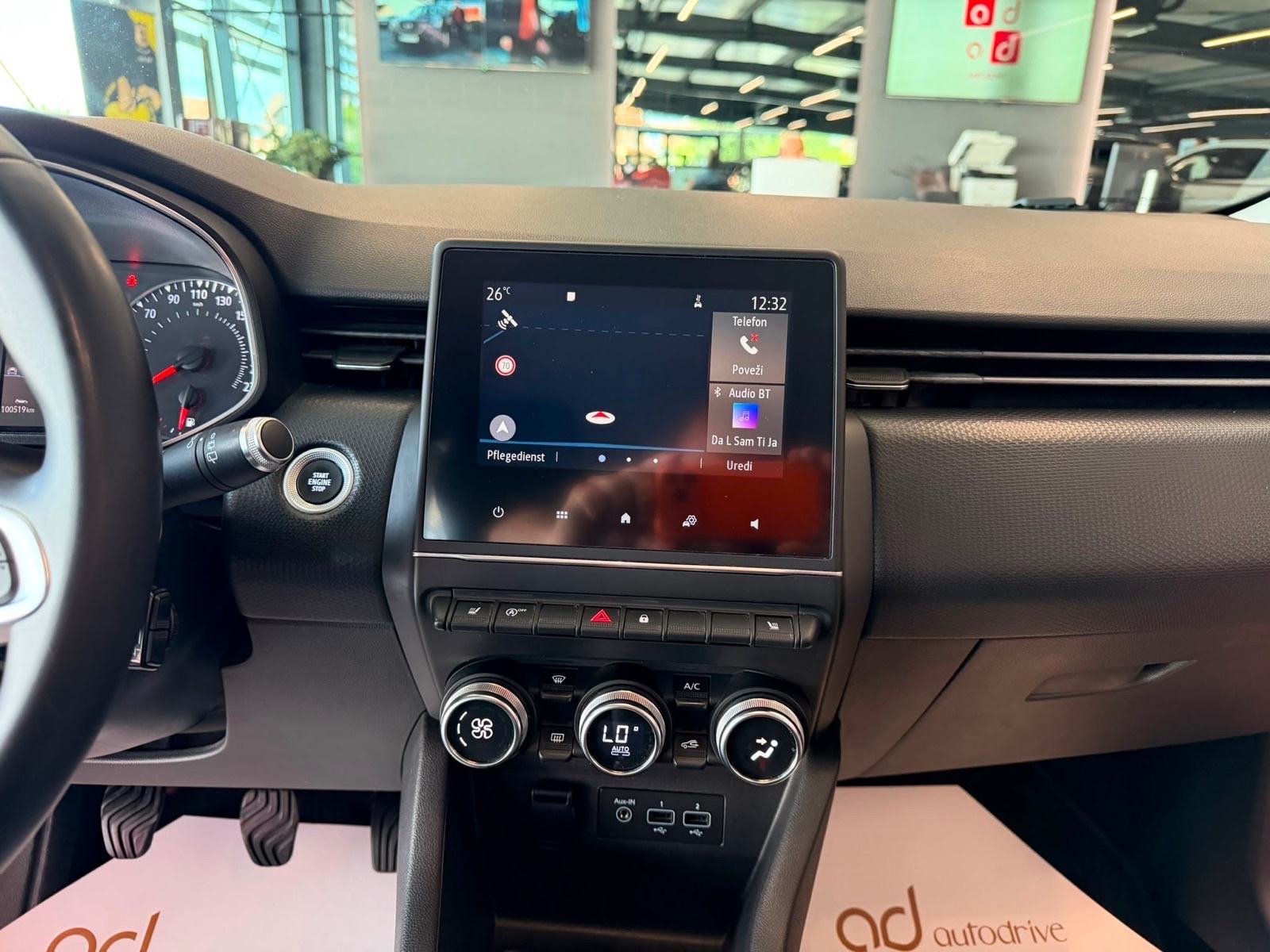 Renault Clio 1.0 SCe NAVI • KLIMA • REGISTRIRAN • TEMPOMAT • LEASING, fotografija 17