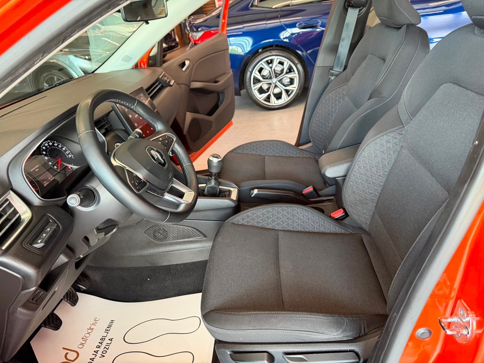 Renault Clio 1.0 SCe NAVI • KLIMA • REGISTRIRAN • TEMPOMAT • LEASING, fotografija 13