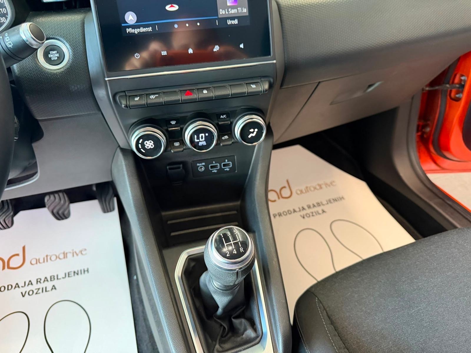 Renault Clio 1.0 SCe NAVI • KLIMA • REGISTRIRAN • TEMPOMAT • LEASING, fotografija 18