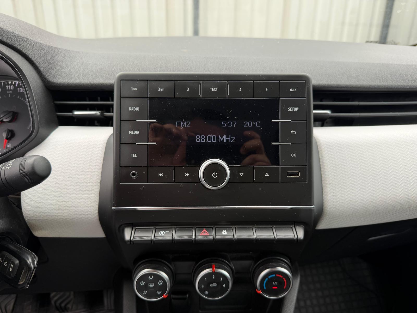 Renault Clio 2022 GOD. TKM HR VOZILO SERVISNA LIMITED OPREMA U PDV-u, fotografija 20