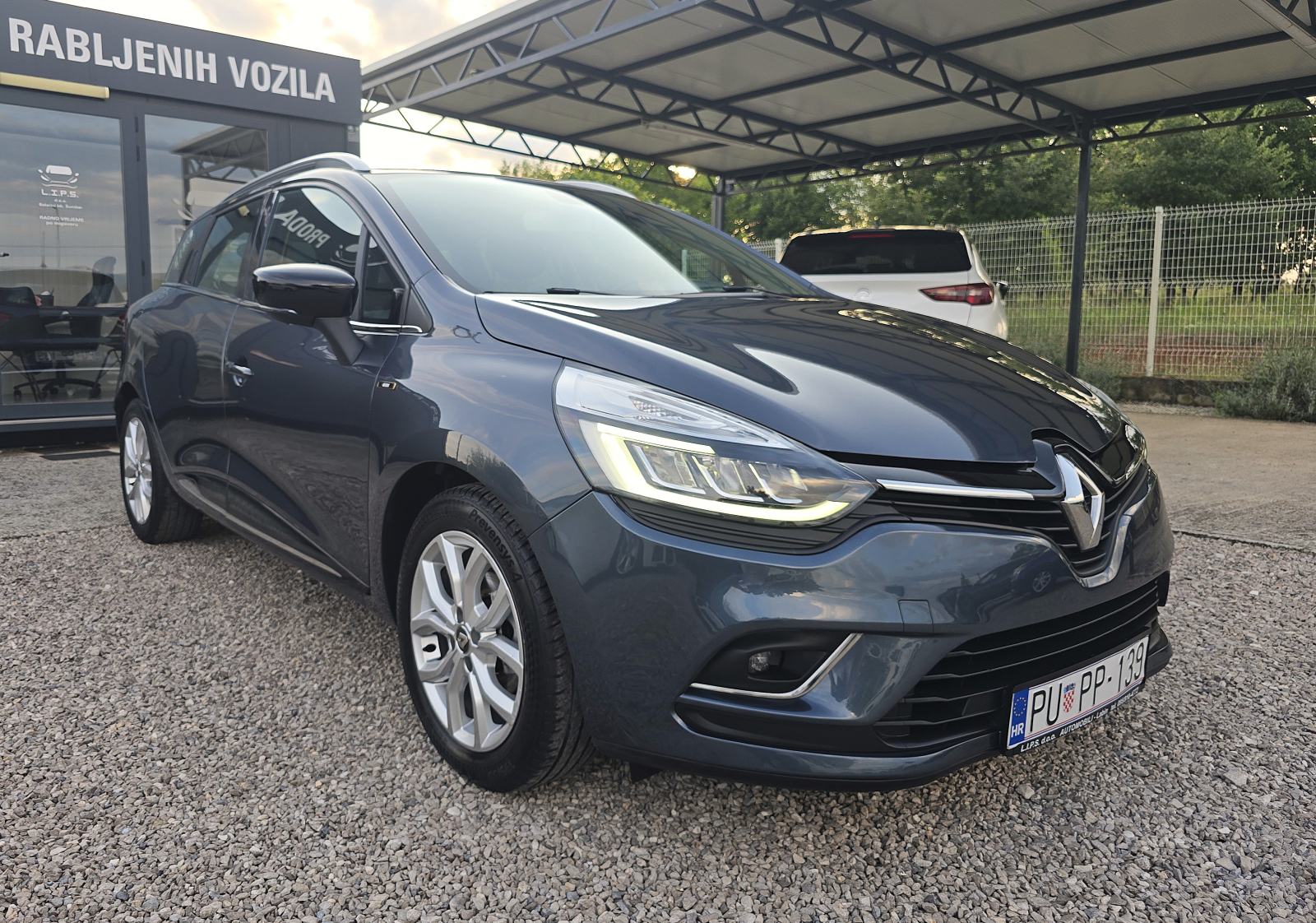 Renault Clio Sporter 1,5 dCi MOSCHINO LIMITED 1. Vlasnik servisna TOP!, fotografija 8