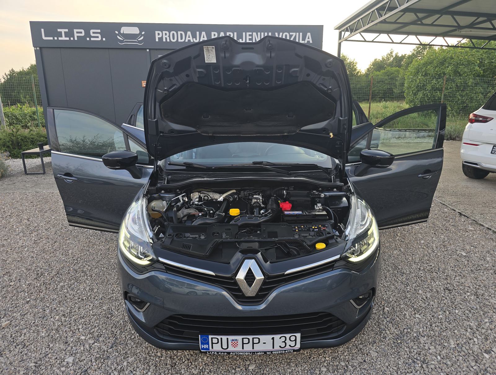 Renault Clio Sporter 1,5 dCi MOSCHINO LIMITED 1. Vlasnik servisna TOP!, fotografija 11