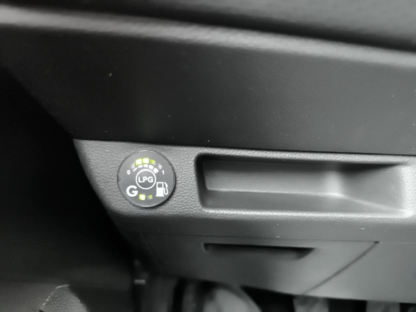 Renault Clio TCe 100 LPG ZEN - 2.LAST.- LED- samo 107TKM, fotografija 13