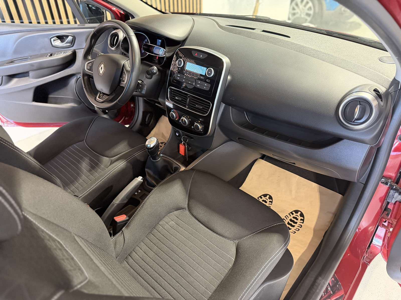 Renault Clio TCe 90 *100 TKM - MOD:2017 - VEL.SERVIS - 12 MJ JAMSTVO*, fotografija 18