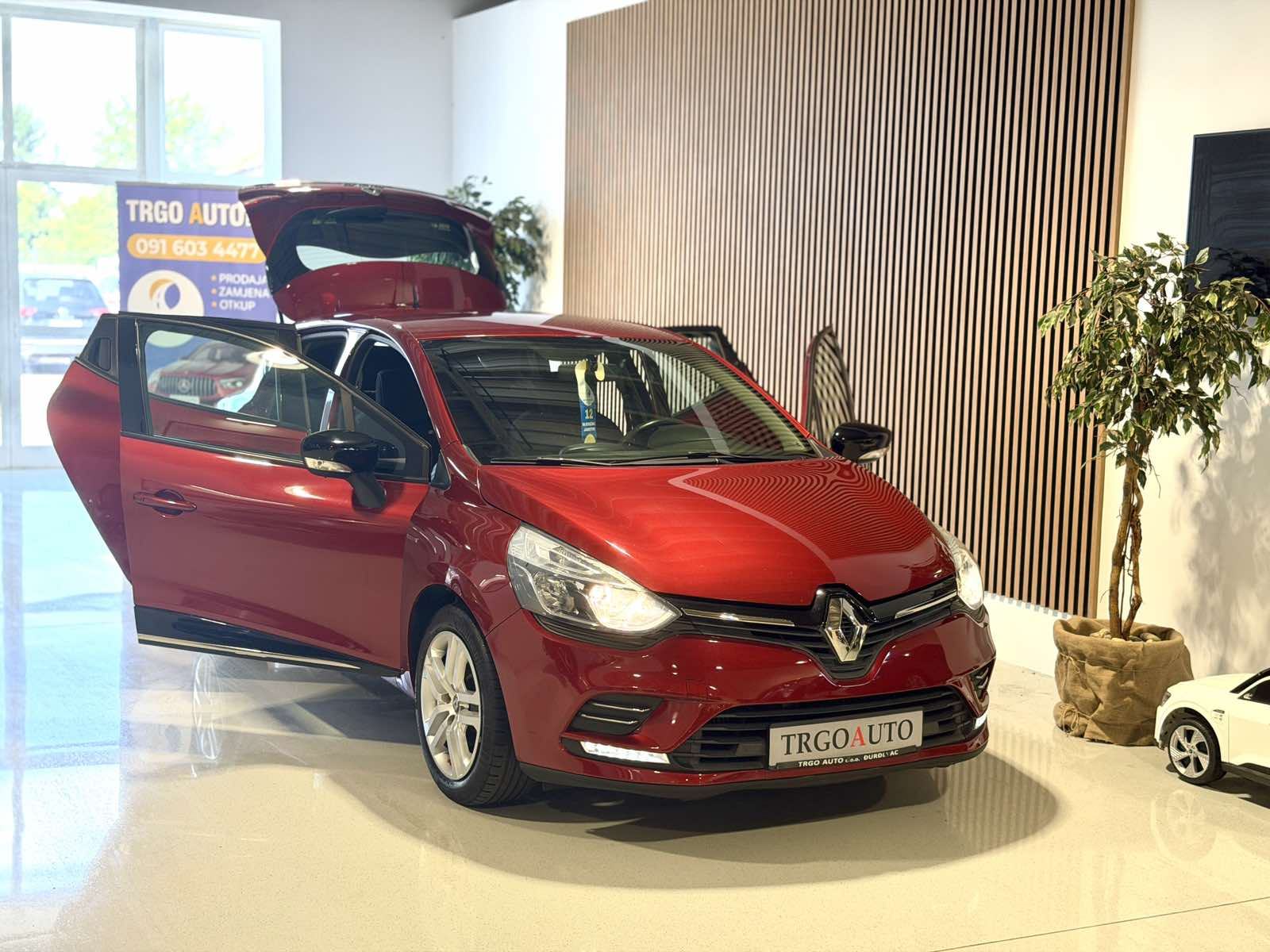 Renault Clio TCe 90 *100 TKM - MOD:2017 - VEL.SERVIS - 12 MJ JAMSTVO*, fotografija 2