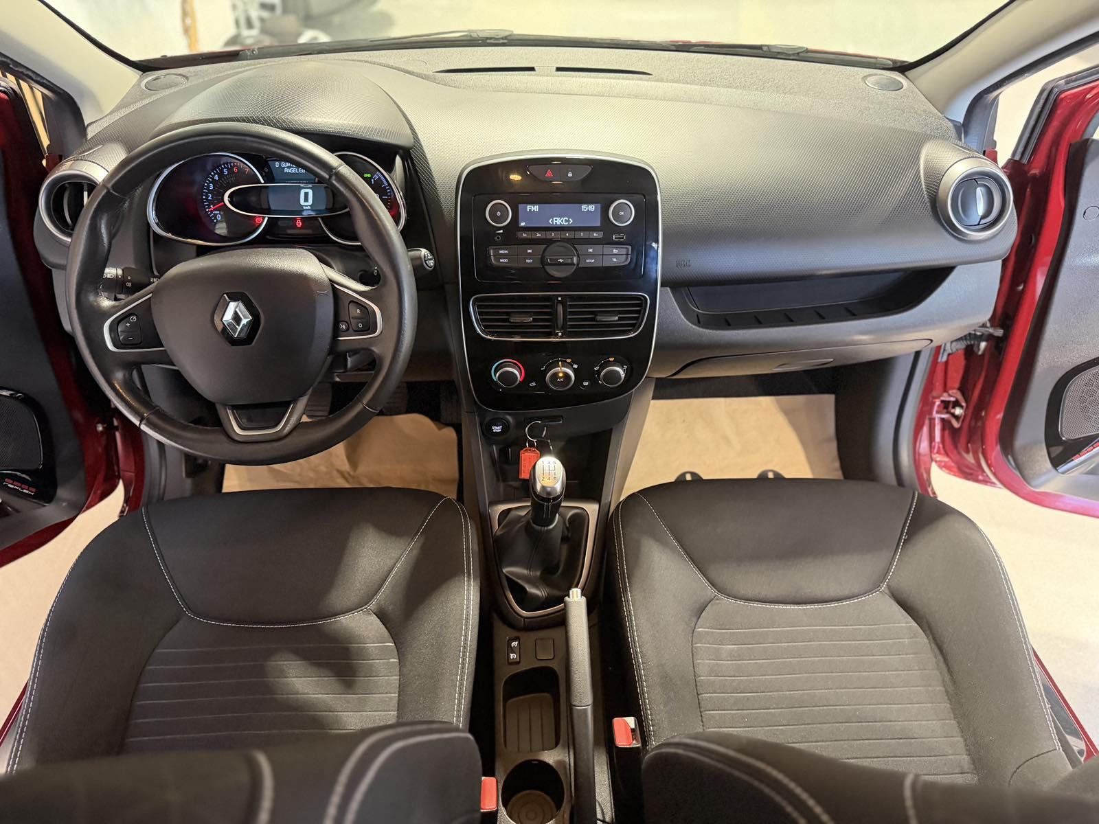 Renault Clio TCe 90 *100 TKM - MOD:2017 - VEL.SERVIS - 12 MJ JAMSTVO*, fotografija 14