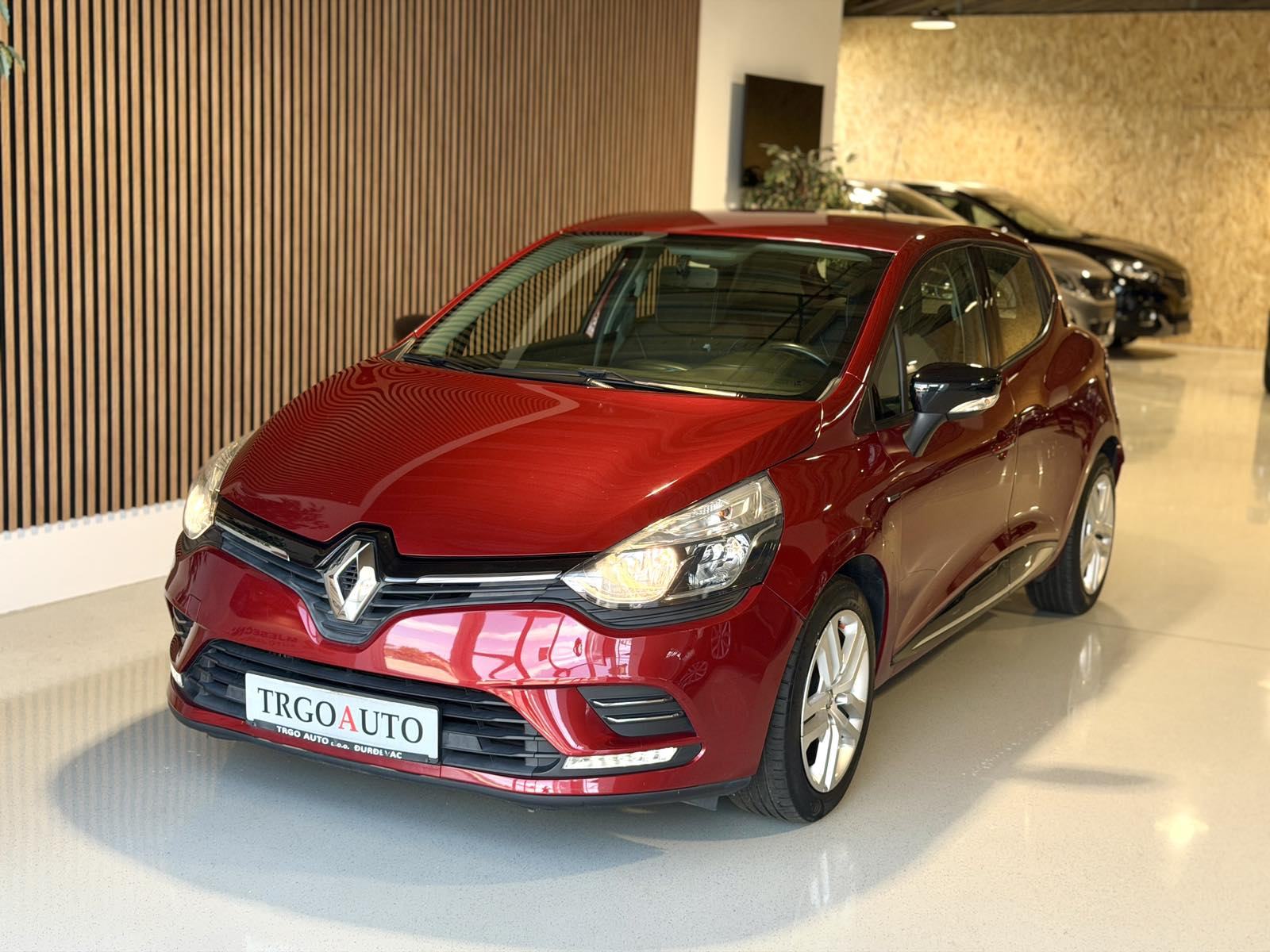 Renault Clio TCe 90 *100 TKM - MOD:2017 - VEL.SERVIS - 12 MJ JAMSTVO*, fotografija 4