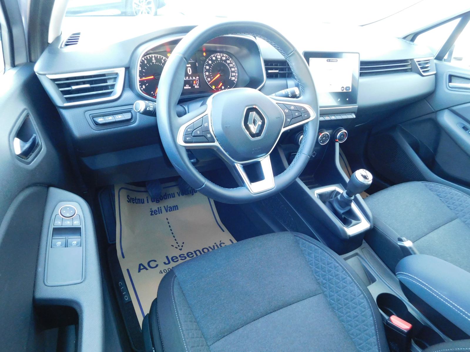 Renault Clio TCe 90 Intens, fotografija 8