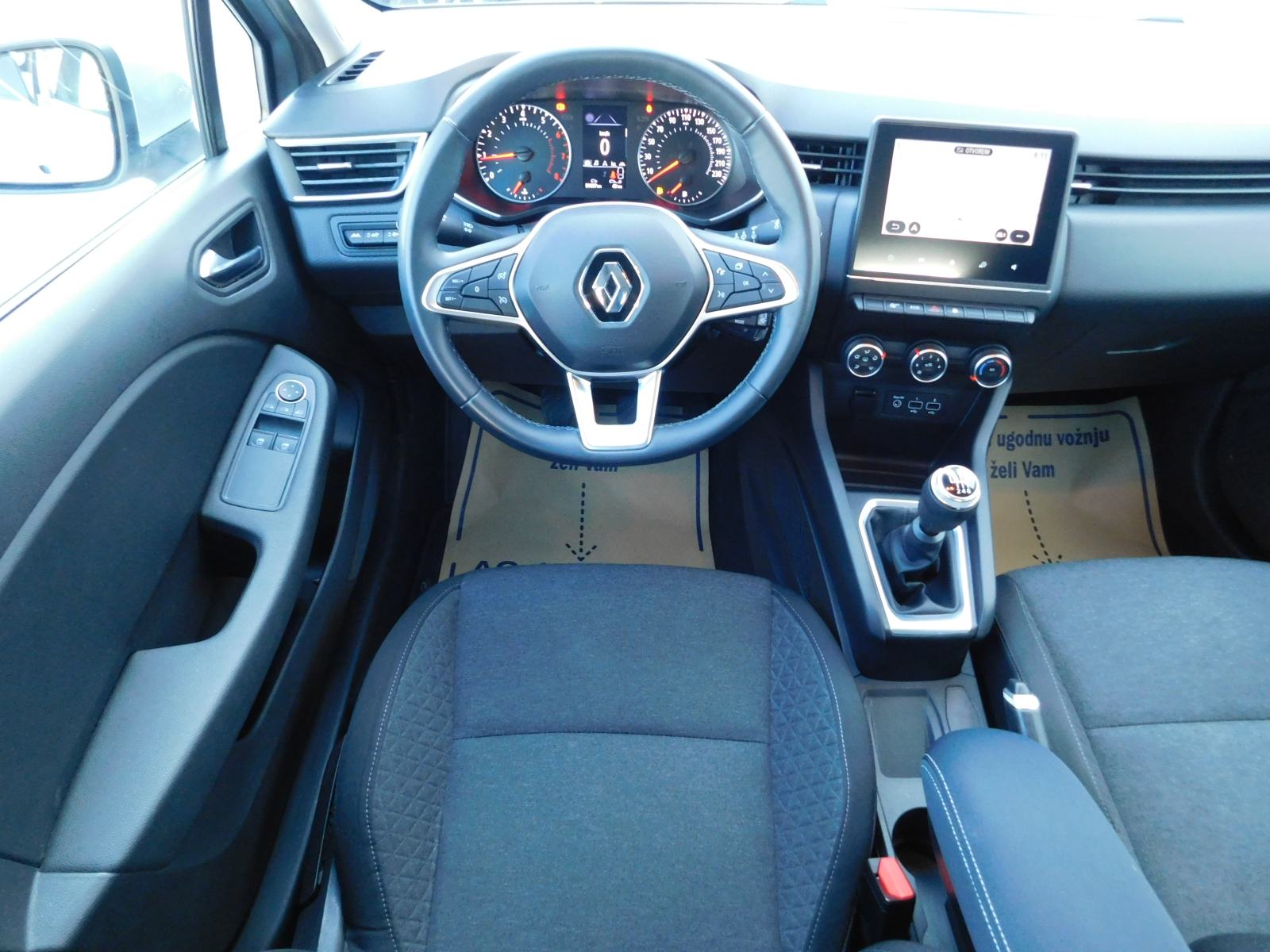 Renault Clio TCe 90 Intens, fotografija 9