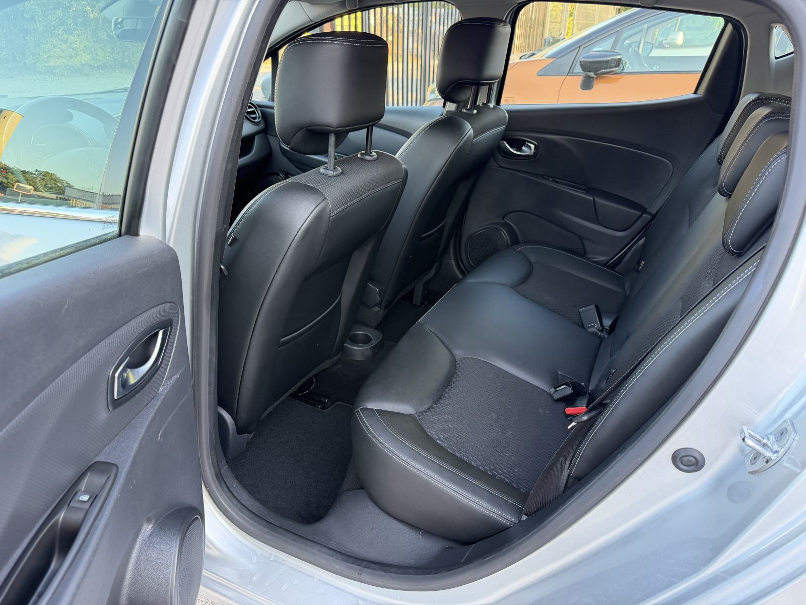 Renault Clio TCe 90 INTENS -VELIKI+MALI SERVIS-LED-PDC-NAVI-2019.GOD., fotografija 13