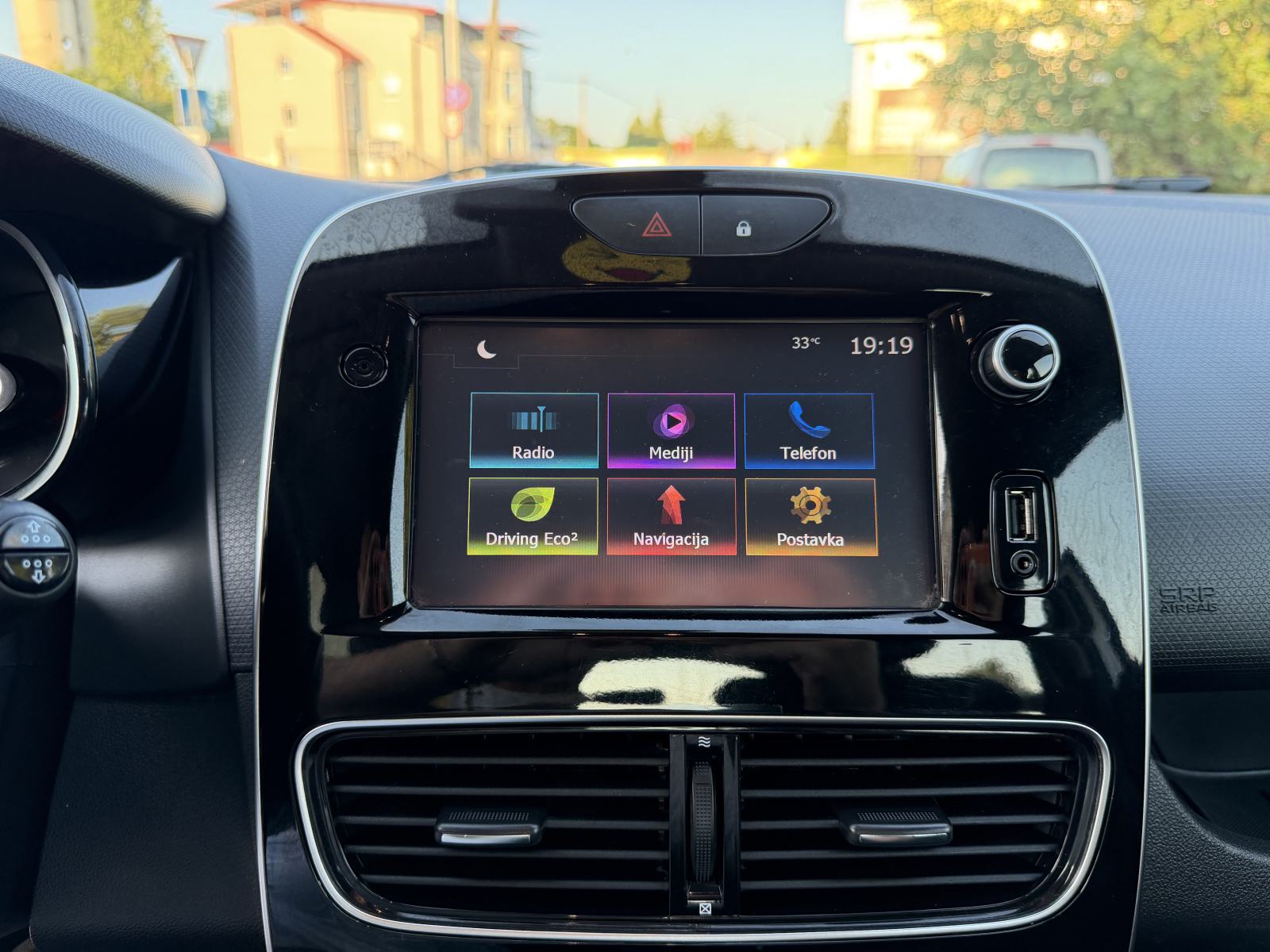 Renault Clio TCe 90 INTENS -VELIKI+MALI SERVIS-LED-PDC-NAVI-2019.GOD., fotografija 19