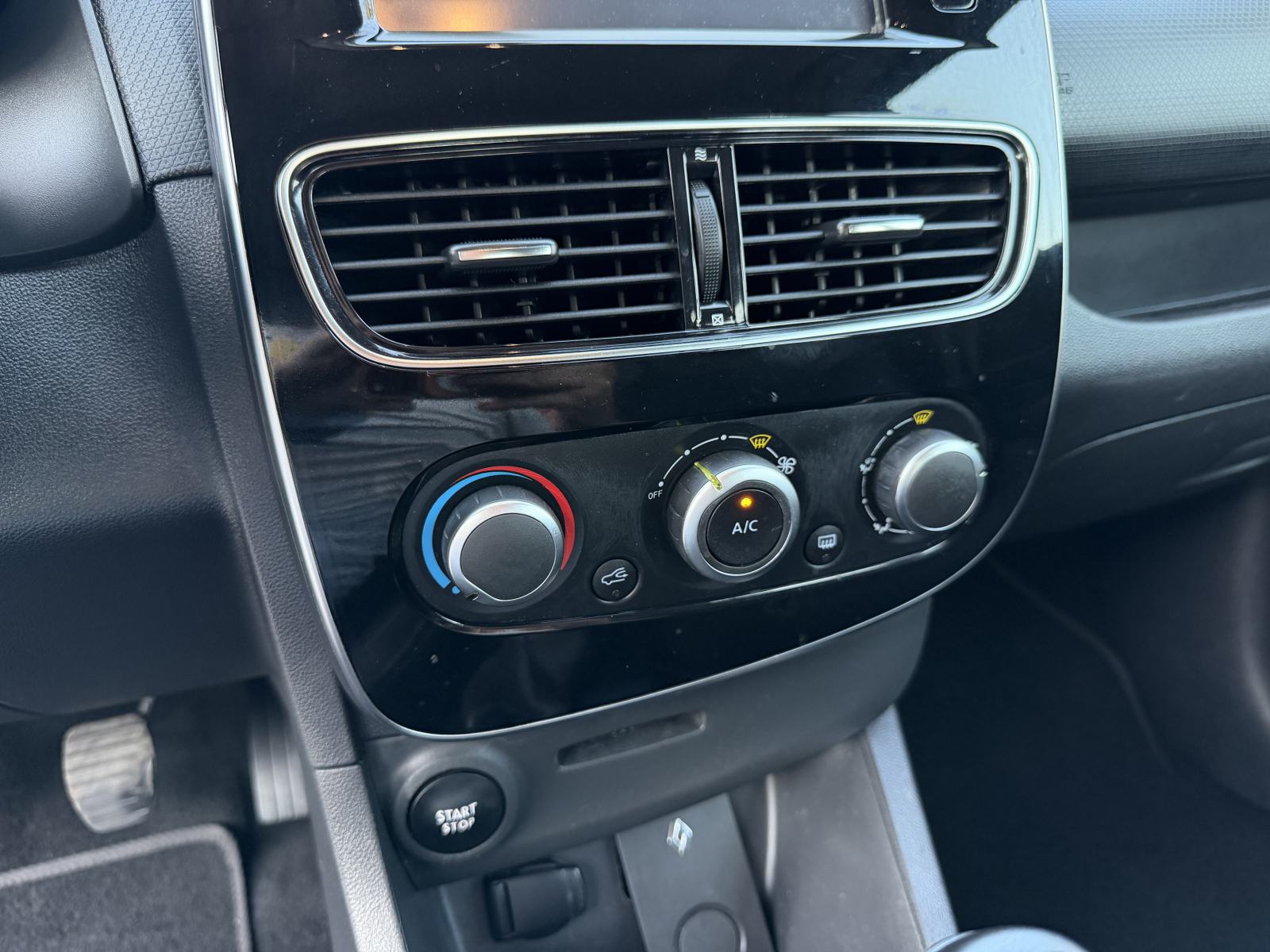 Renault Clio TCe 90 INTENS -VELIKI+MALI SERVIS-LED-PDC-NAVI-2019.GOD., fotografija 20