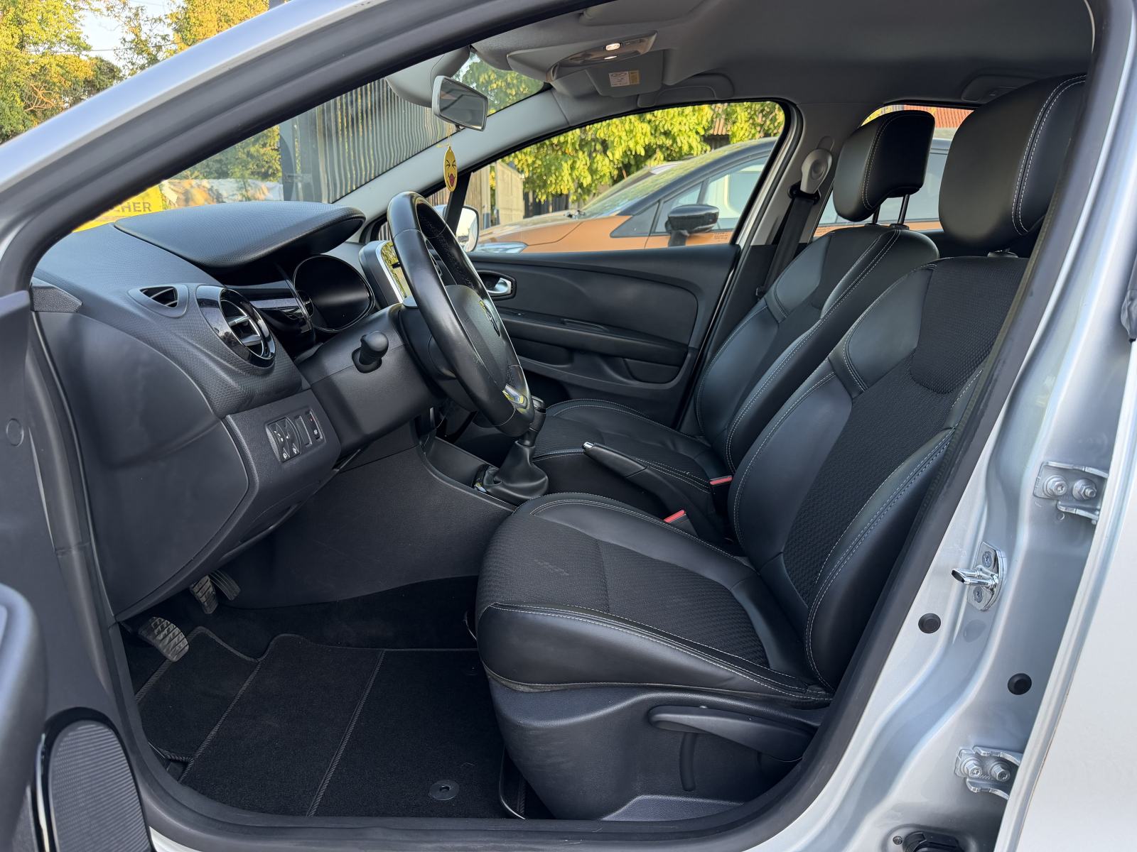 Renault Clio TCe 90 INTENS -VELIKI+MALI SERVIS-LED-PDC-NAVI-2019.GOD., fotografija 12