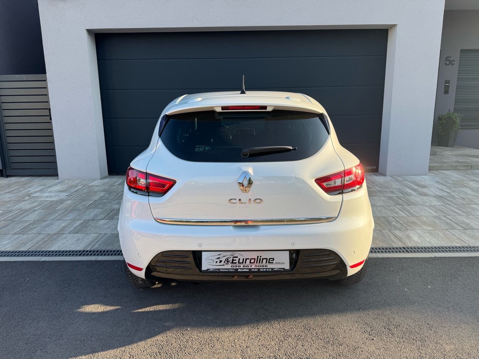Renault Clio TCe 90 - LIMITED, PANORAMA, GRIJANJE SJEDALA, RATA 117e, fotografija 7