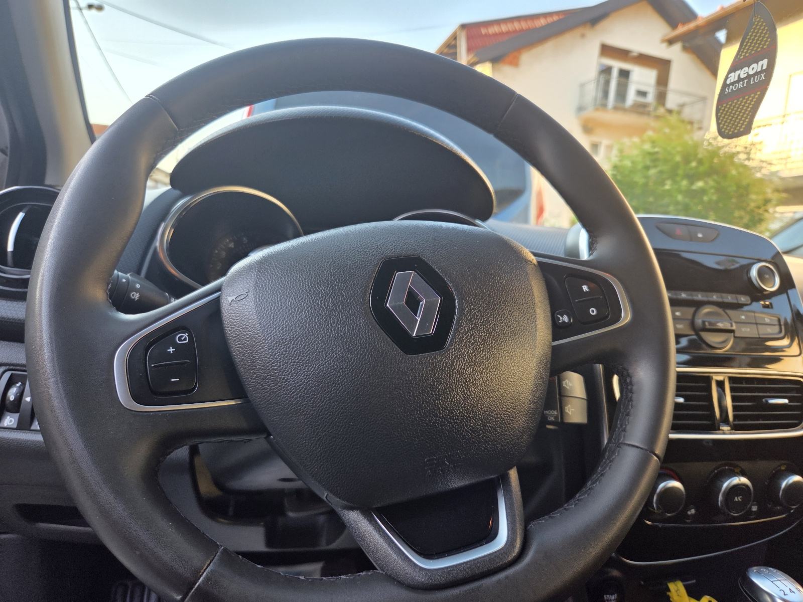 Renault Clio TCe 90 LIMITED ▪︎ REG.06/2027. KLIMA, SERVISNA, fotografija 15