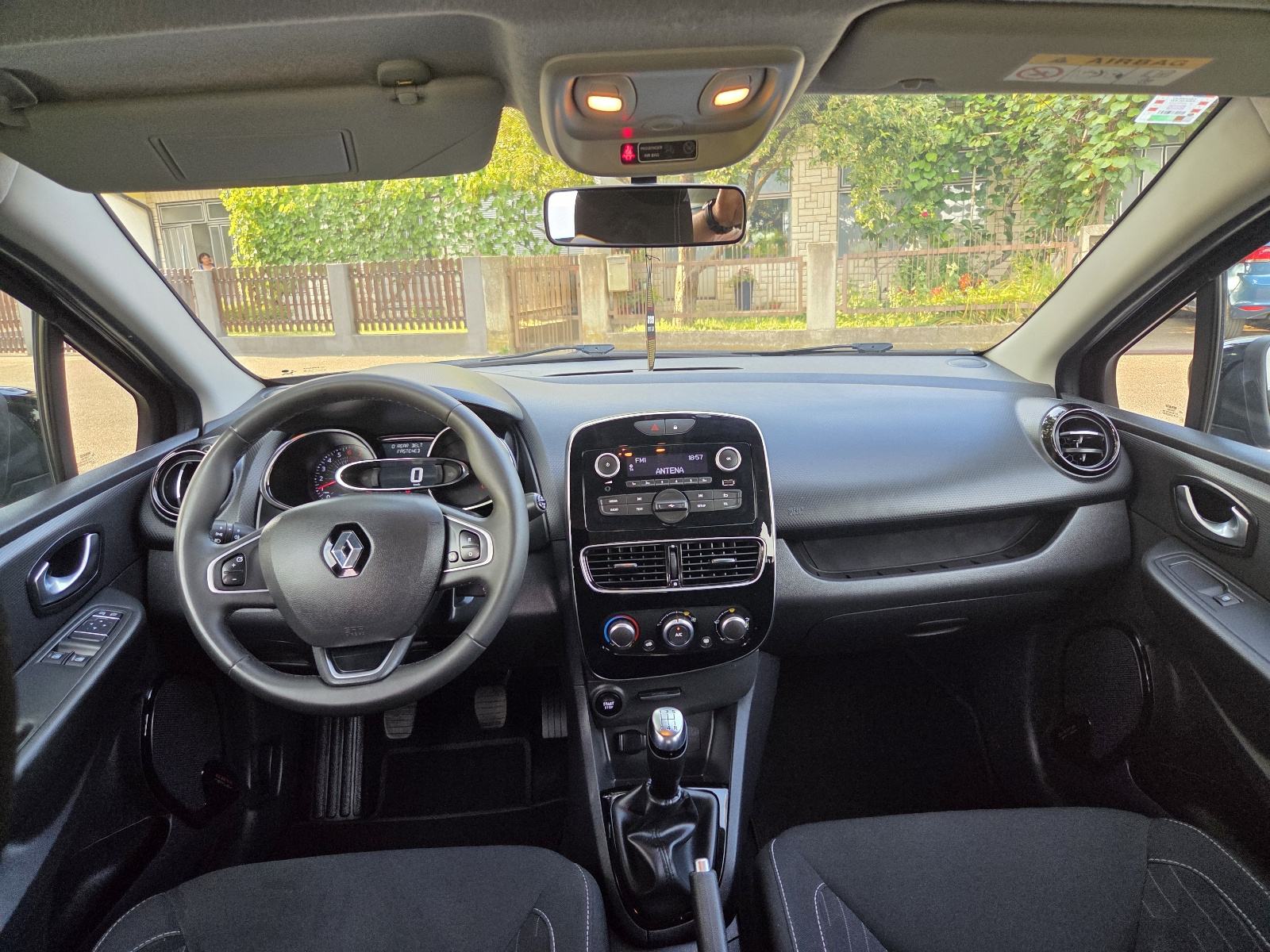 Renault Clio TCe 90 LIMITED ▪︎ REG.06/2027. KLIMA, SERVISNA, fotografija 10