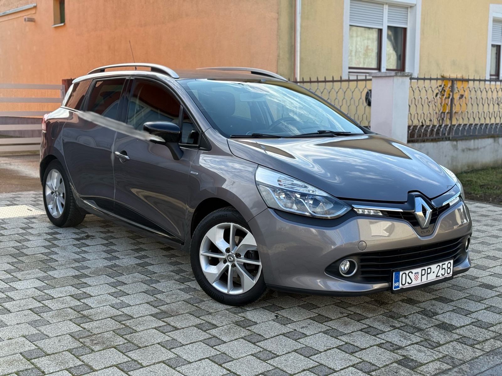 Renault Clio TCe 90 ** LIMITED **NAPRAVLJEN VELIKI SERVIS **, fotografija 3