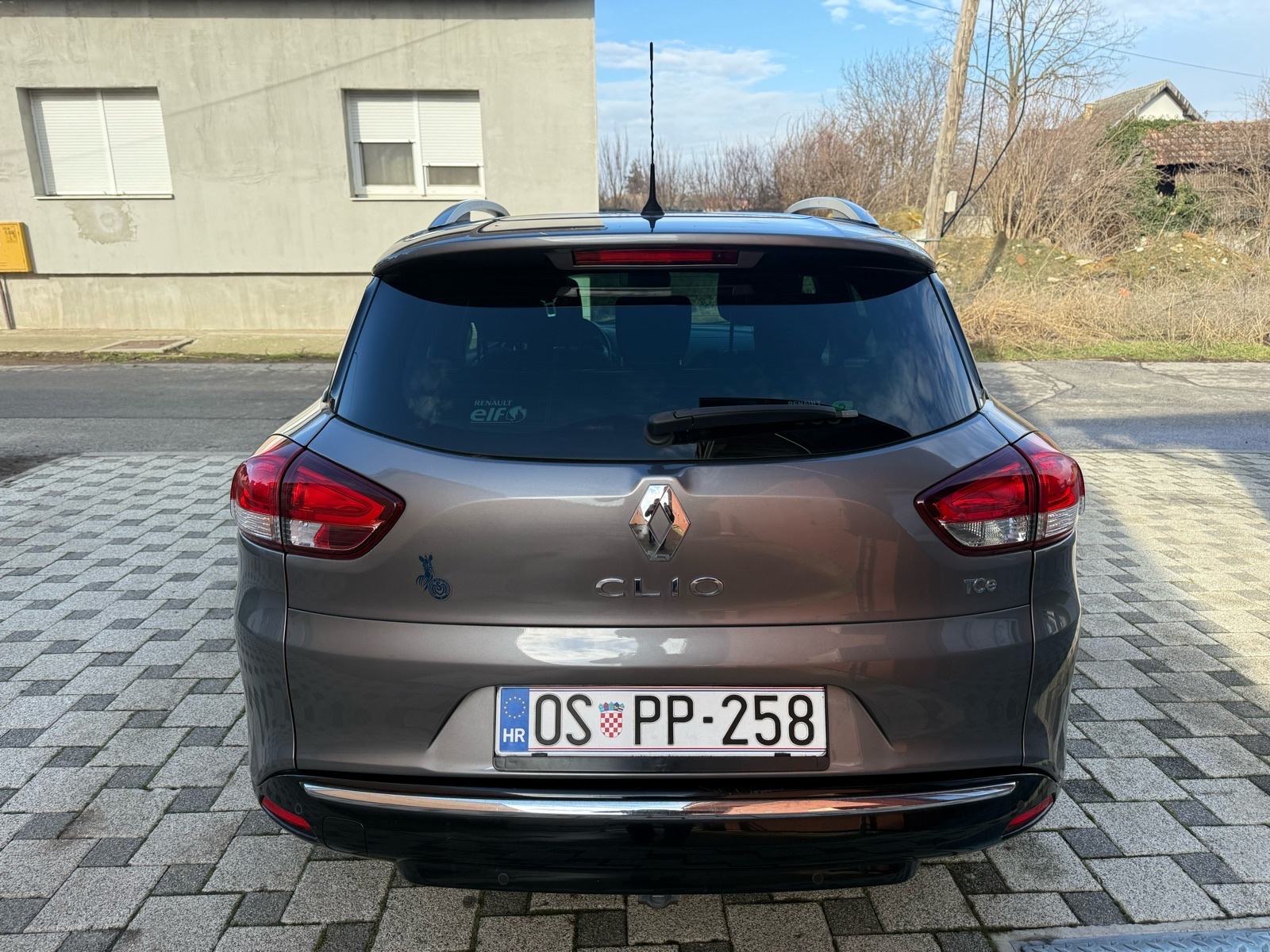 Renault Clio TCe 90 ** LIMITED **NAPRAVLJEN VELIKI SERVIS **, fotografija 6