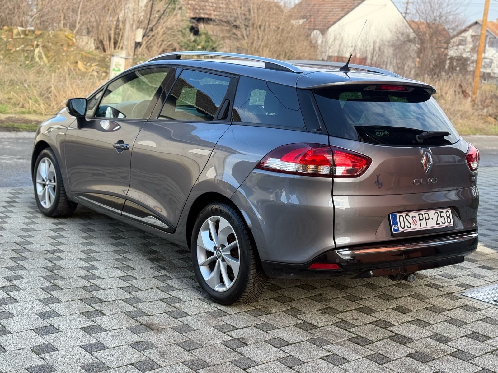 Renault Clio TCe 90 ** LIMITED **NAPRAVLJEN VELIKI SERVIS **, fotografija 7