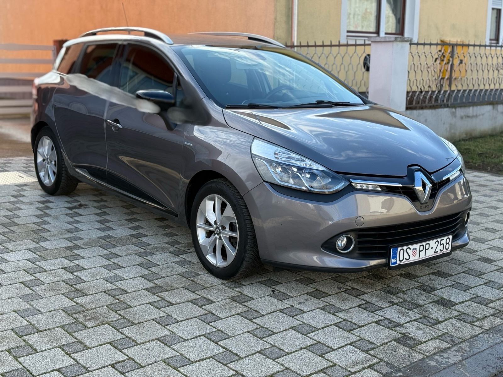 Renault Clio TCe 90 ** LIMITED **NAPRAVLJEN VELIKI SERVIS **, fotografija 10