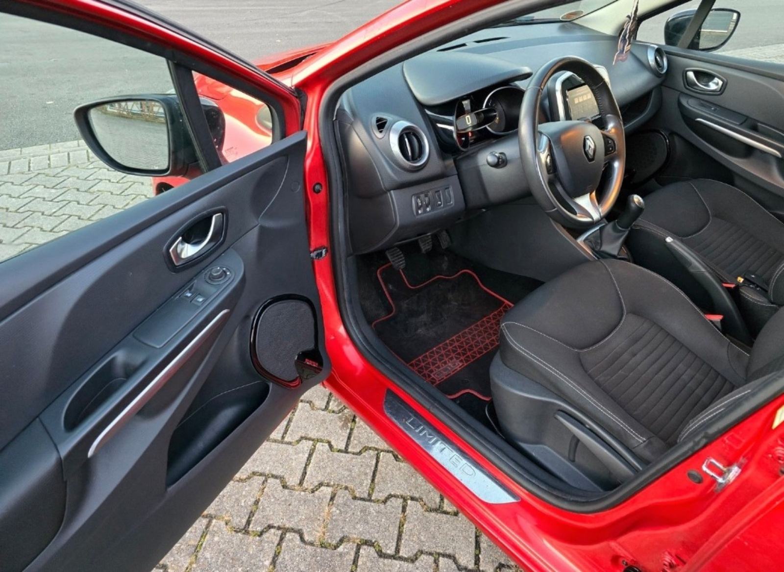 RENAULT CLIO TCE 90 NAVIGACIJA KLIMA SERVO TEMPOMAT ITD., fotografija 9
