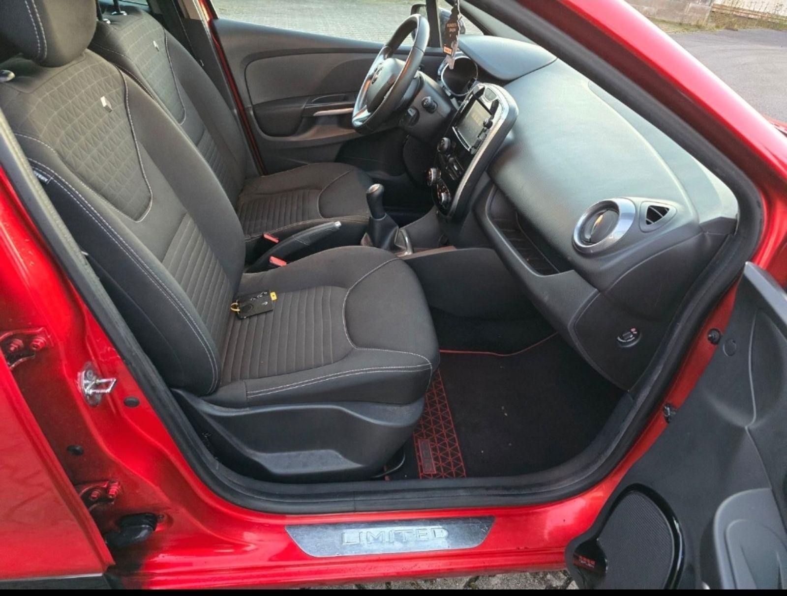 RENAULT CLIO TCE 90 NAVIGACIJA KLIMA SERVO TEMPOMAT ITD., fotografija 16