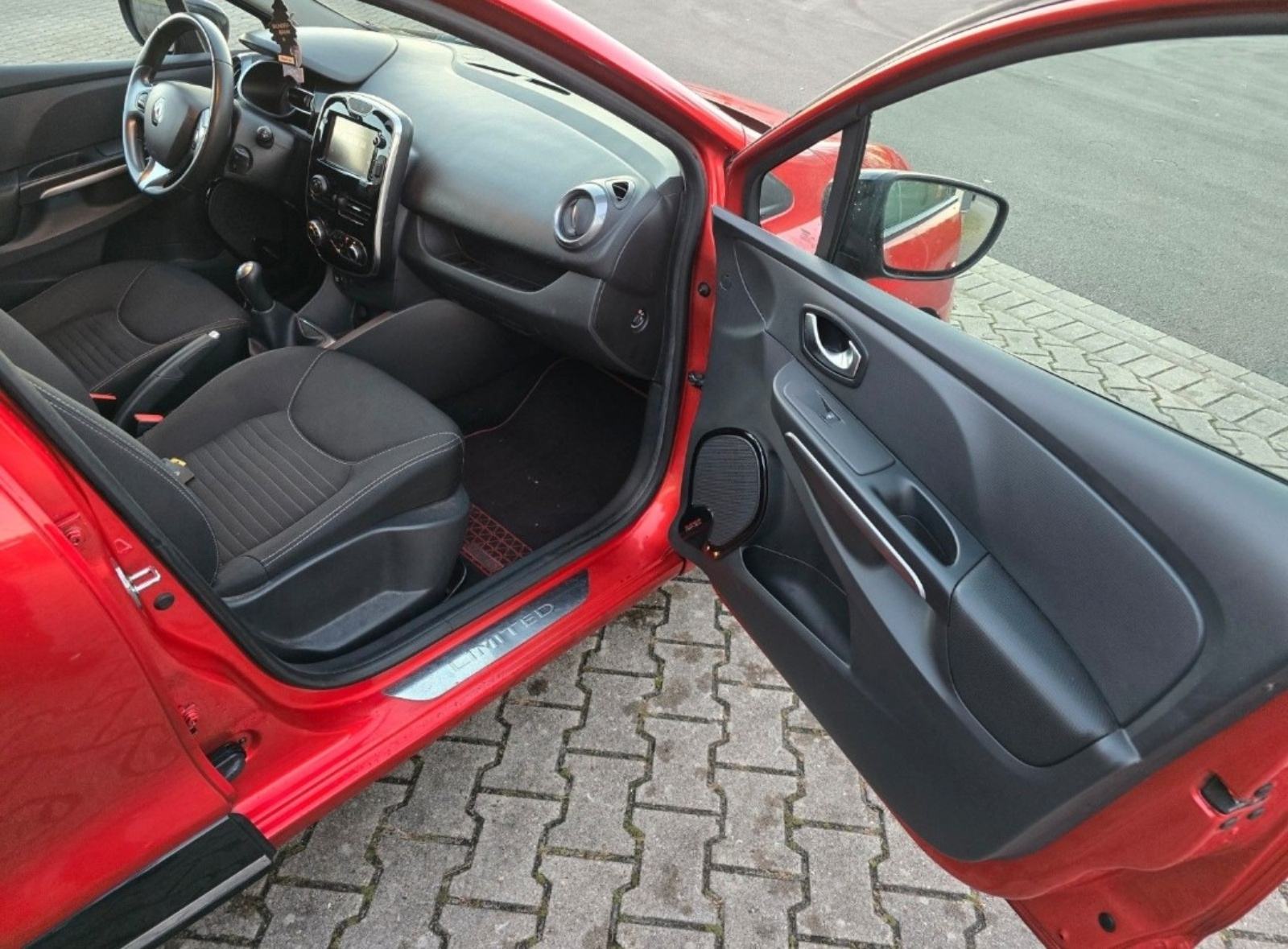 RENAULT CLIO TCE 90 NAVIGACIJA KLIMA SERVO TEMPOMAT ITD., fotografija 17