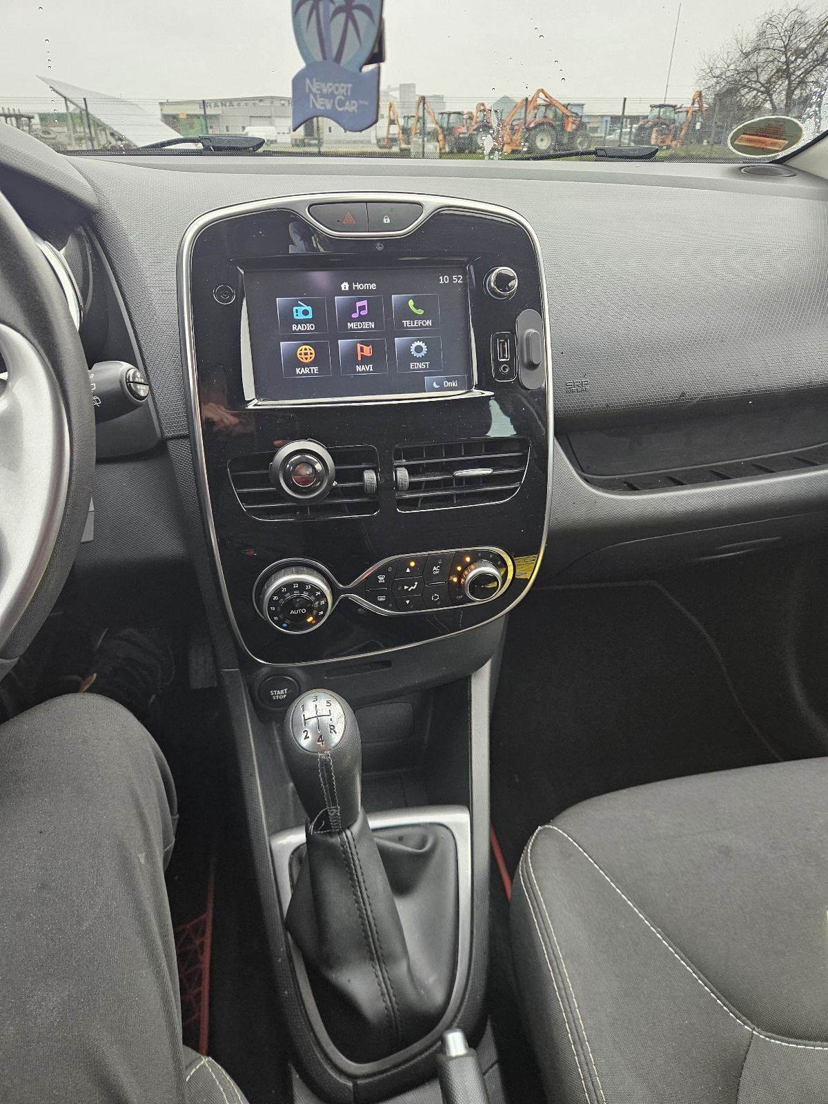 RENAULT CLIO TCE 90 NAVIGACIJA KLIMA SERVO TEMPOMAT ITD., fotografija 12