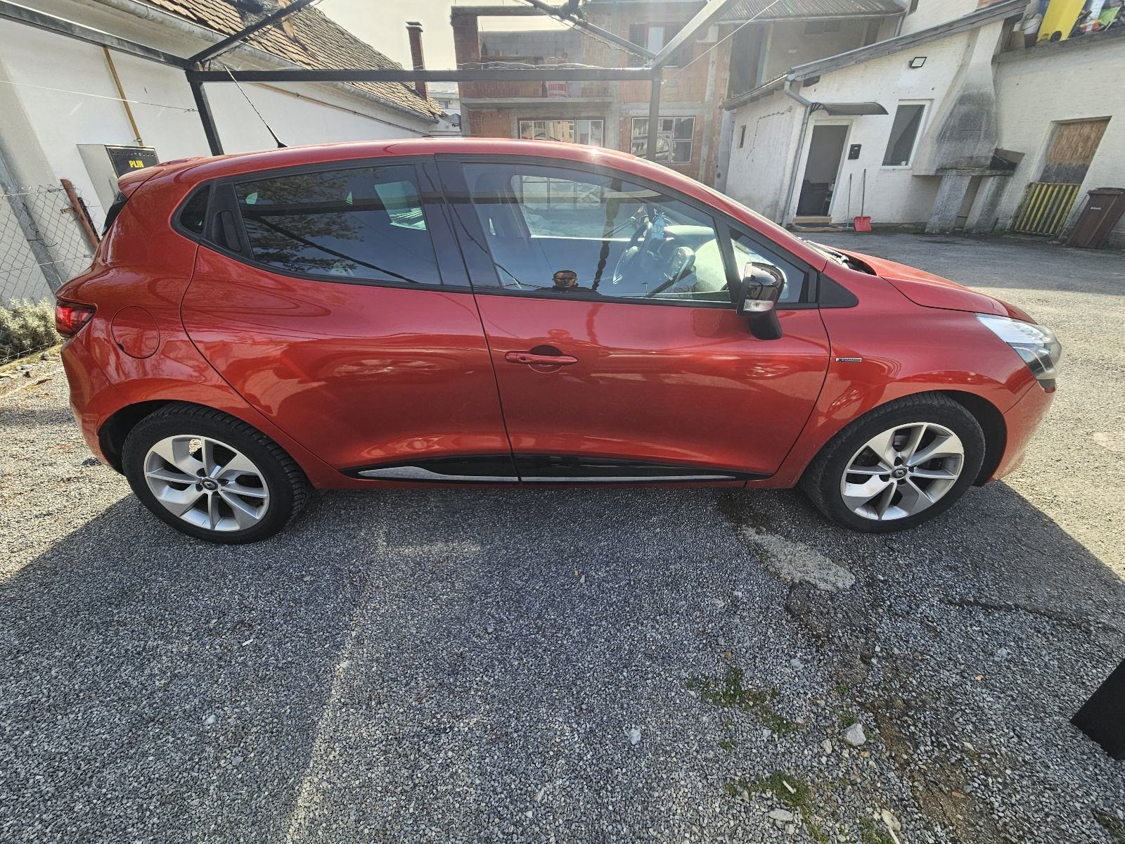 RENAULT CLIO TCE 90 NAVIGACIJA KLIMA SERVO TEMPOMAT ITD., fotografija 5