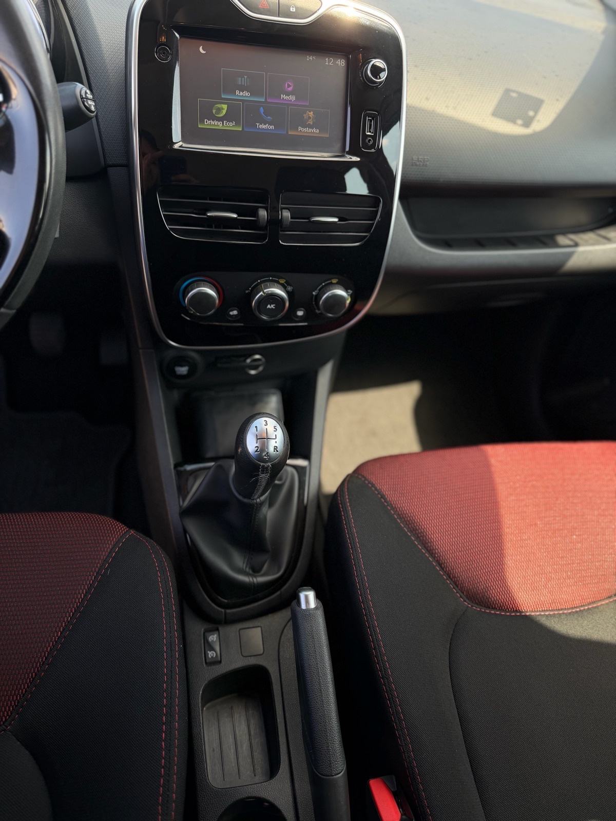 Renault Clio TCe 90,Navi,Tempomat,Klima,Bluetooth, fotografija 9