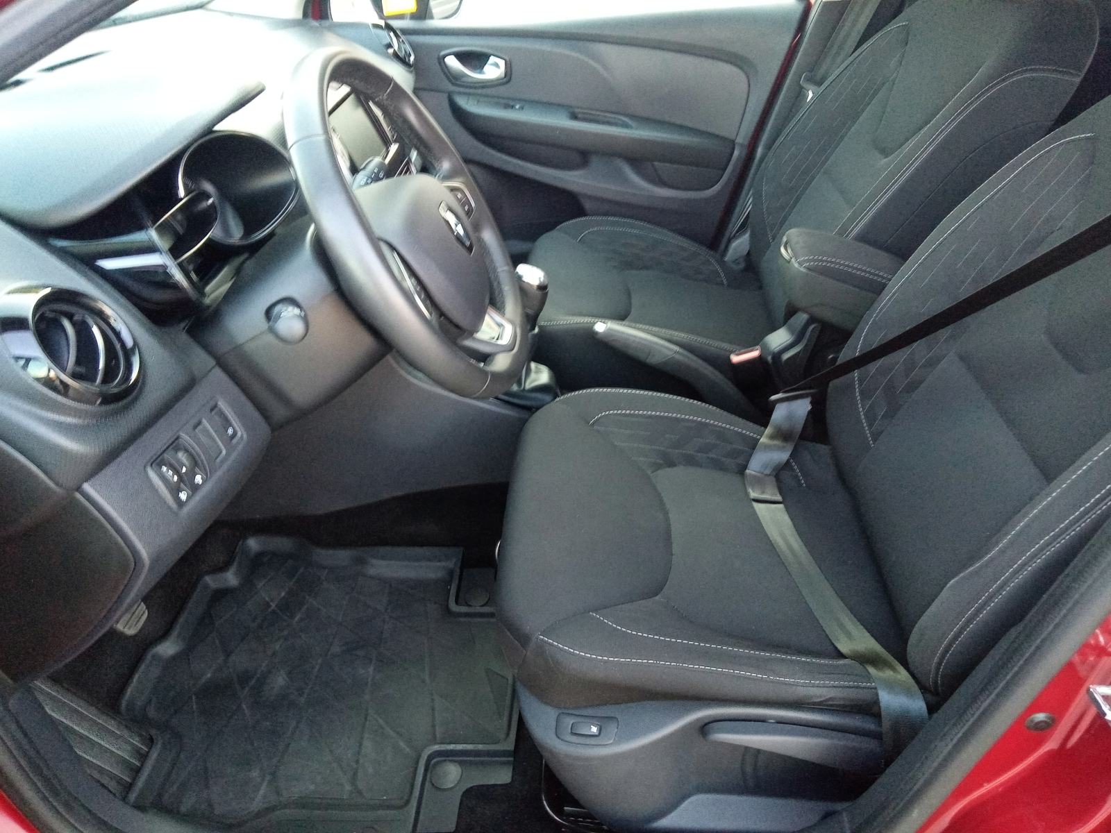 Renault Clio TCe 90 Limited, fotografija 11