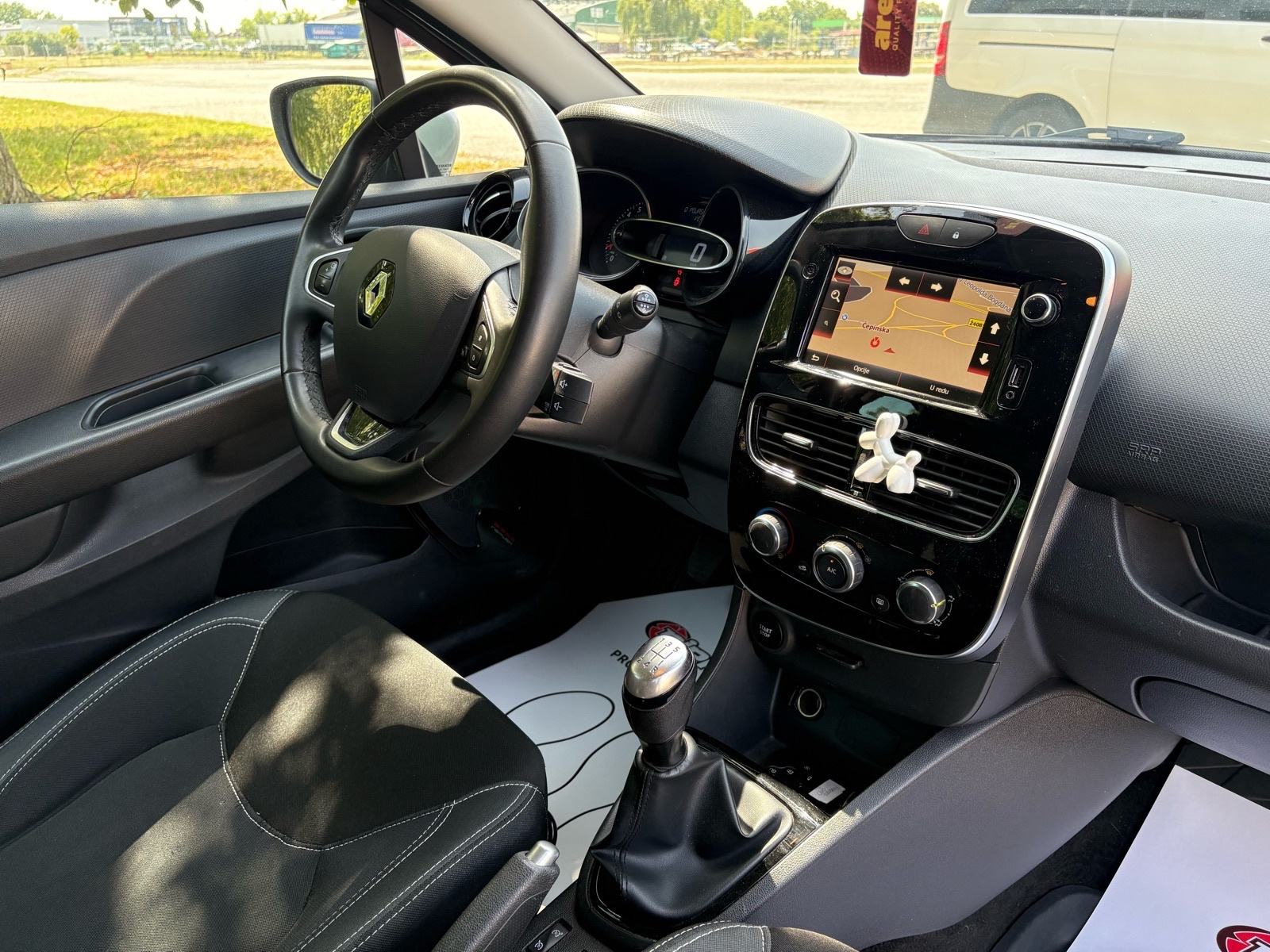 Renault Clio 0,9 TCe NAVI - KLIMA - LEASING RATA 180€, fotografija 17