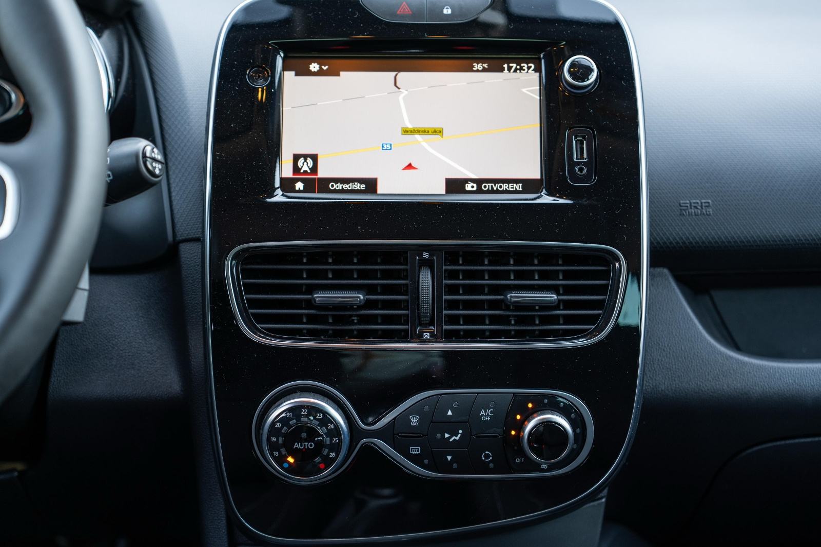 Renault Clio TCe 90, fotografija 19