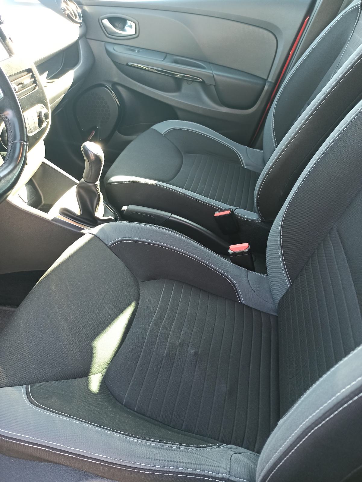 Renault Clio TCe 90, fotografija 13