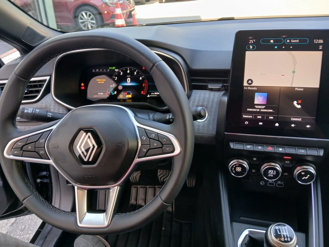 Renault Clio TCe 90 Techno, fotografija 8