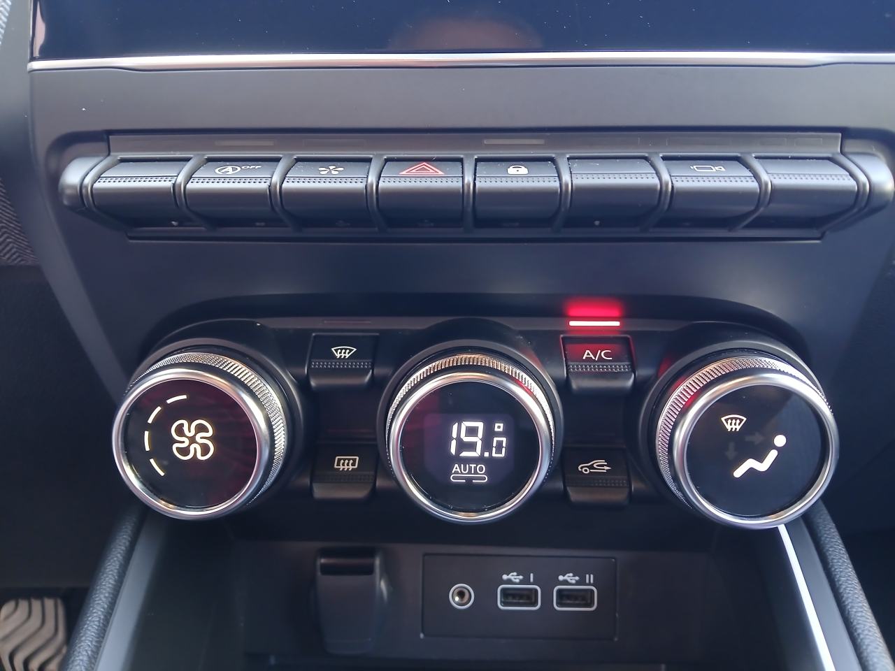 Renault Clio TCe 90 Techno, fotografija 11