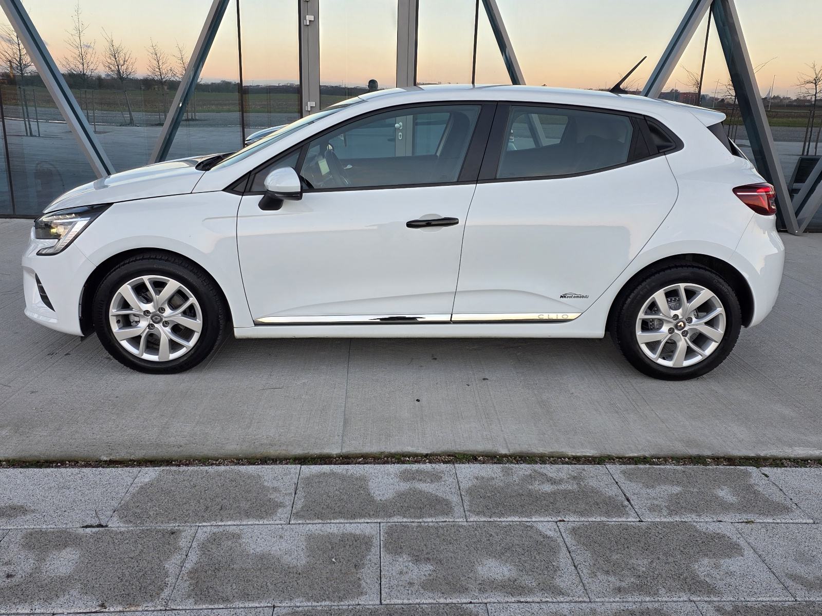 Renault Clio TCe ALU,NAVI,FUL LED 41 T.K.M REG. 1 GODINU, fotografija 3