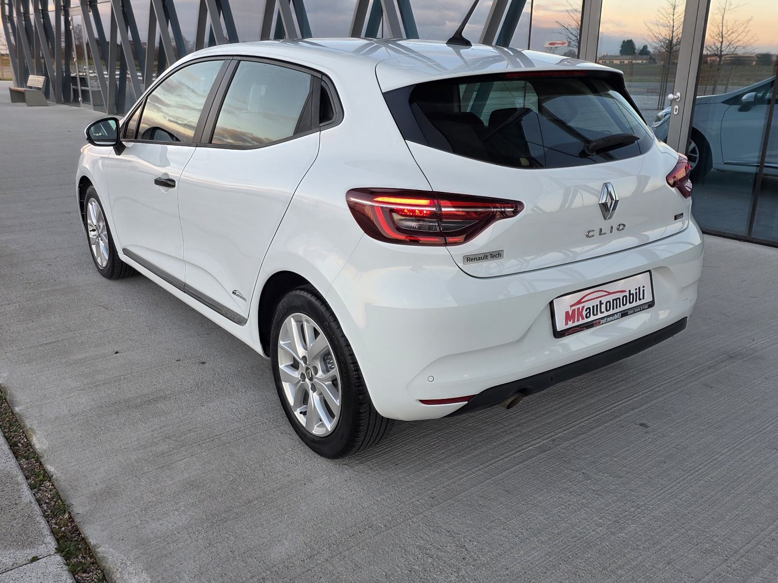 Renault Clio TCe ALU,NAVI,FUL LED 41 T.K.M REG. 1 GODINU, fotografija 4