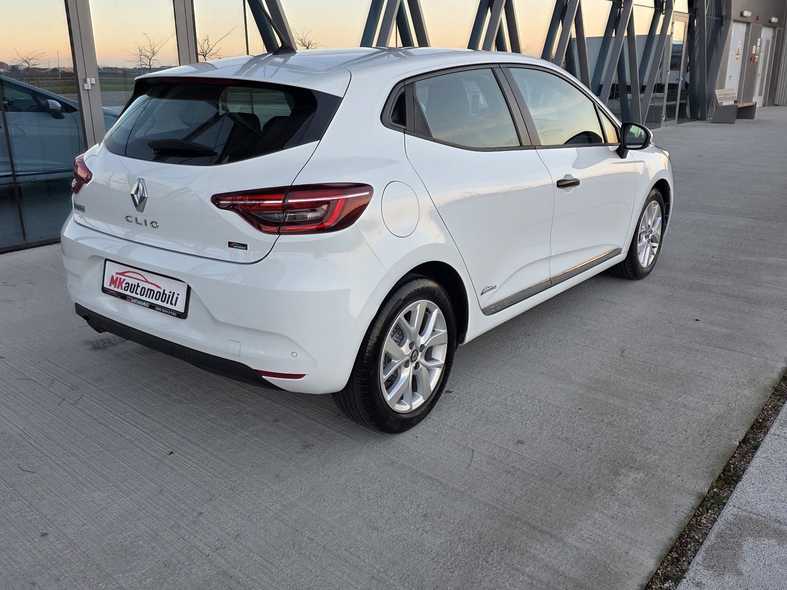 Renault Clio TCe ALU,NAVI,FUL LED 41 T.K.M REG. 1 GODINU, fotografija 6