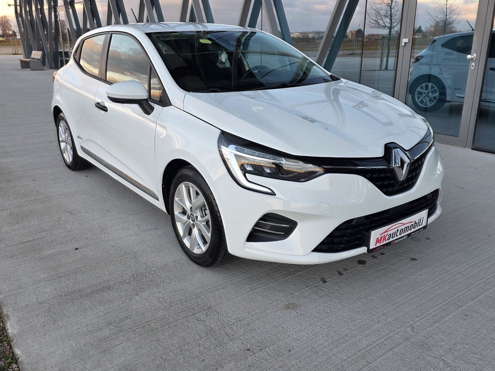 Renault Clio TCe ALU,NAVI,FUL LED 41 T.K.M REG. 1 GODINU, fotografija 8