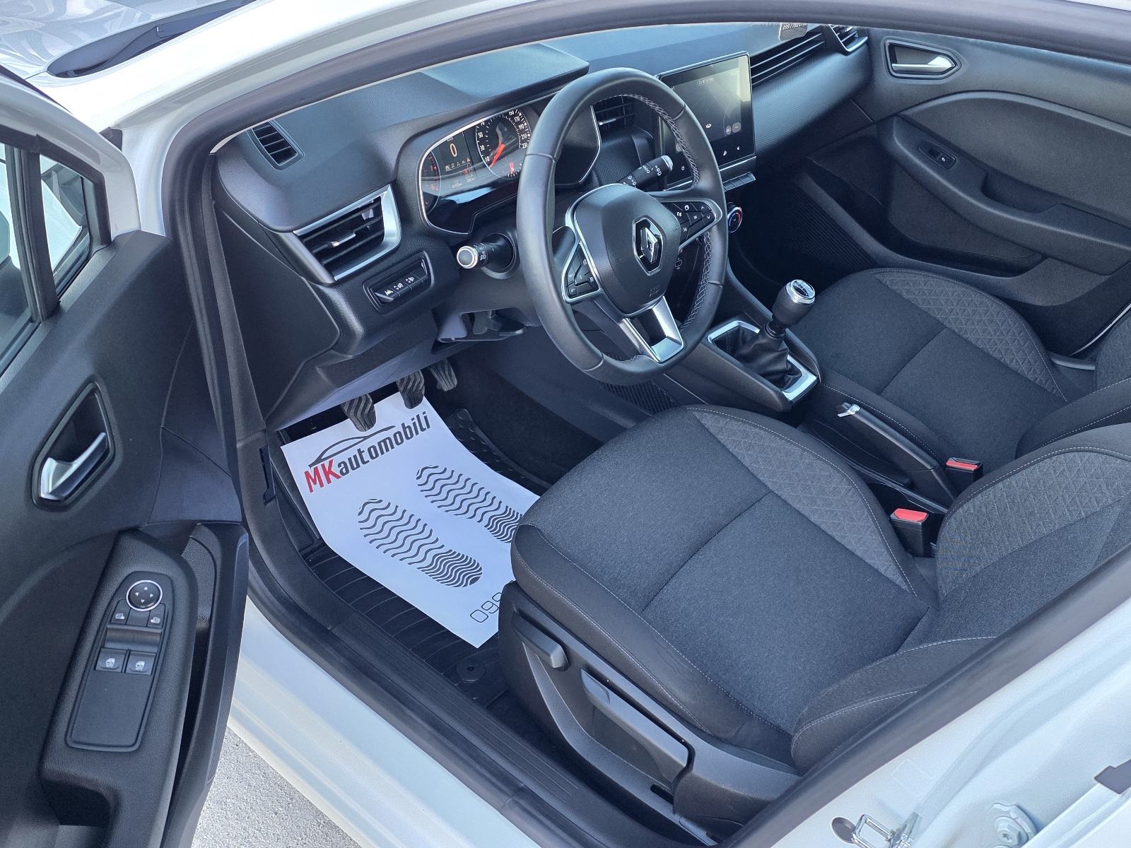 Renault Clio TCe ALU,NAVI,FUL LED 41 T.K.M REG. 1 GODINU, fotografija 14